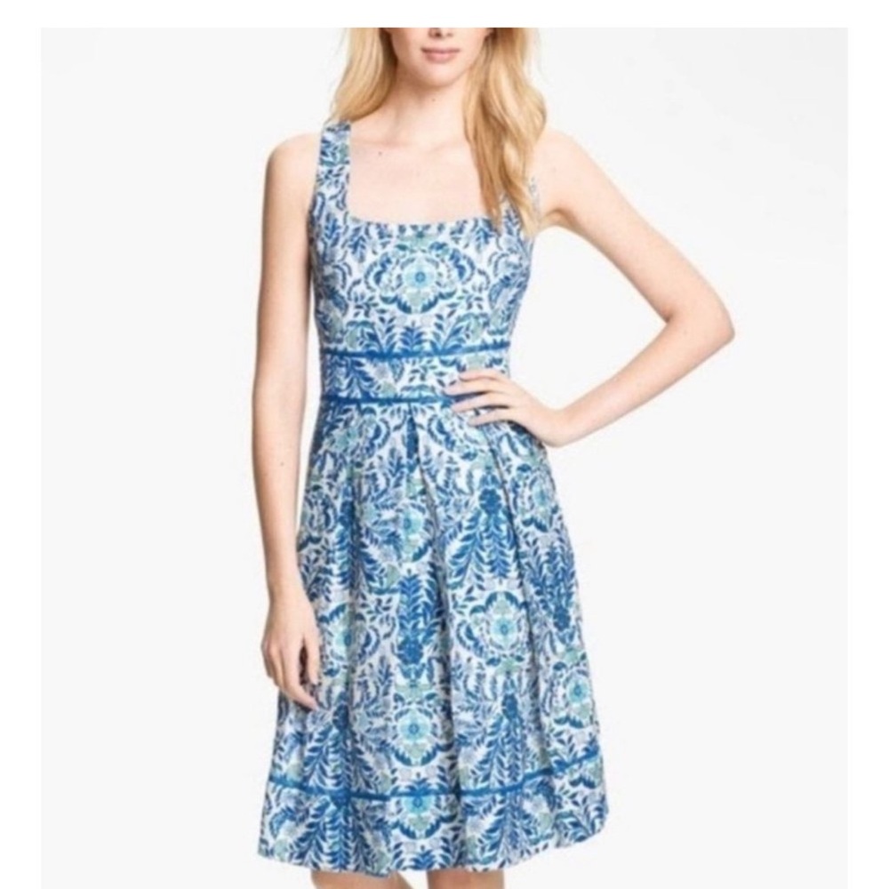 Tory Burch Floral Silk blue floral Sleeveless Dress square neck line SZ4 bust 32